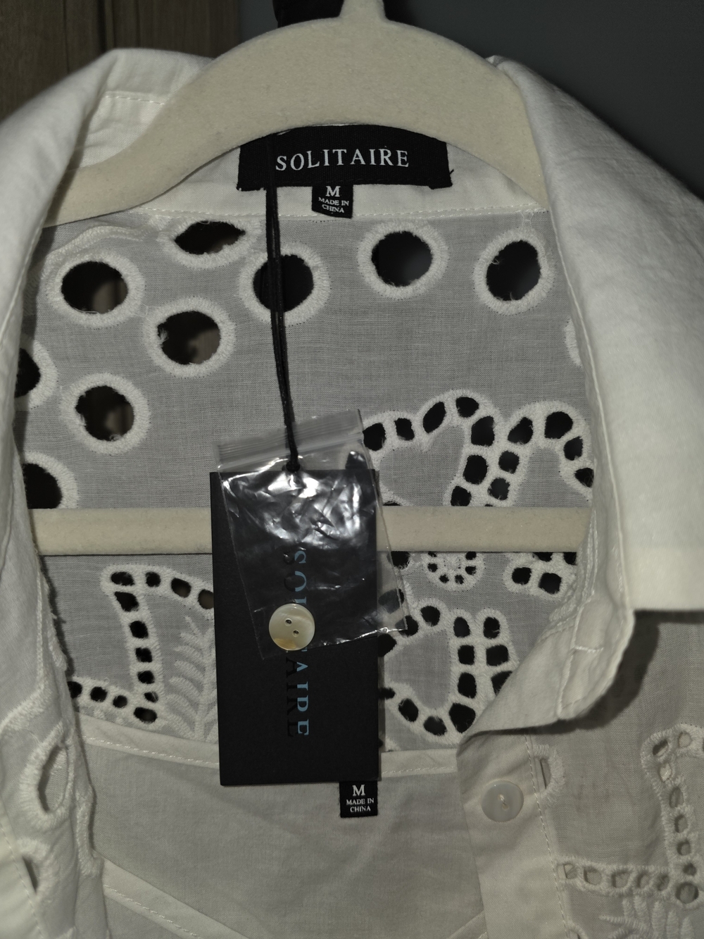 Elegant white Solitaire dress, button-front, featuring perforated trim Size M - Picture 6 of 7